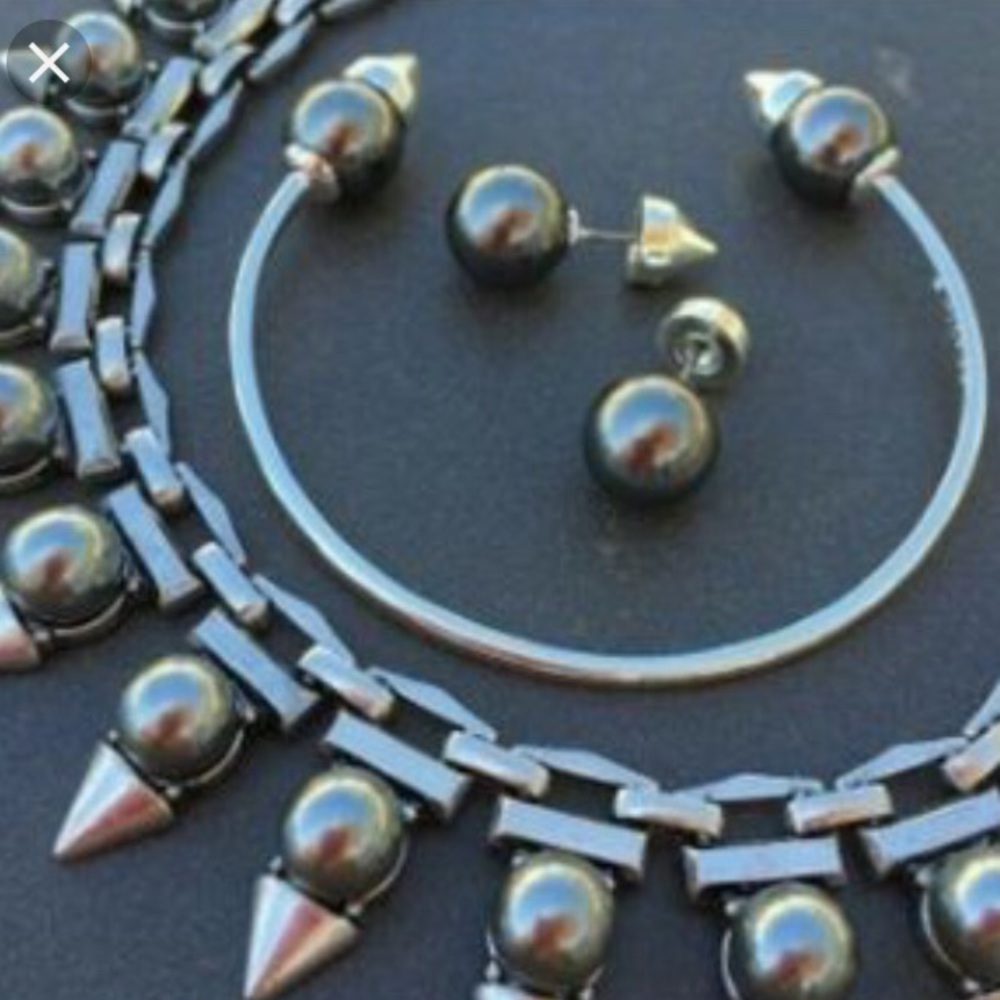 Stella & Dot | Silver/Gray Pearl Spike Stud Earrings - Picture 5 of 6